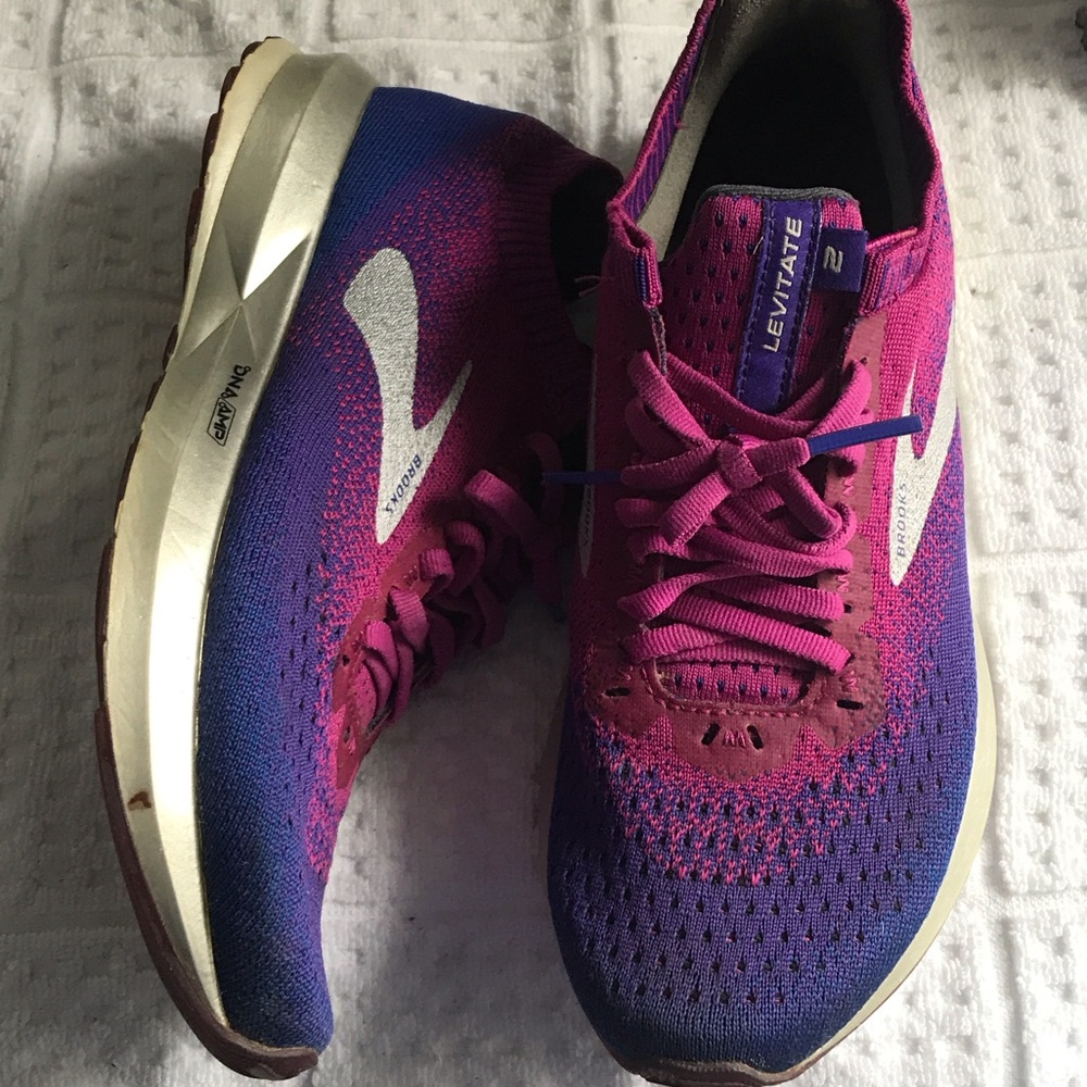 Brooks Levitate 2 Women's Shoes - Purple and Pink - Picture 3 of 8